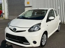 Weiß Gebraucht 2014 Toyota Aygo Cool Kleinwagen | 1.990 € (Fairer Preis)
