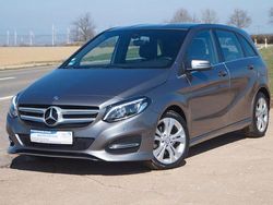 Grau Gebraucht 2016 Mercedes B180 Van / Kleinbus | 17.700 € (Fairer Preis)