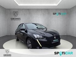 Schwarz perla (metallic) Gebraucht 2023 Peugeot 208 Active Kleinwagen | 17.990 € (Superpreis)