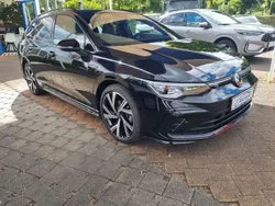 Schwarz Gebraucht 2024 VW Golf VIII R-line Kombi | 31.888 € (Fairer Preis)