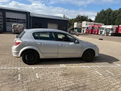 Silber Gebraucht 2004 Opel Astra Limousine | 690 € (Guter Preis)
