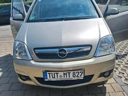 Gold Gebraucht 2007 Opel Meriva Van / Kleinbus | 1.350 €