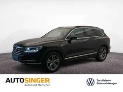 Grenadillschwarz metallic Gebraucht 2023 VW Touareg Elegance SUV | 59.840 € (Superpreis)