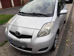 Schwarz Gebraucht 2009 Toyota Yaris Kleinwagen | 3.400 € (Fairer Preis)