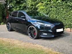 Schwarz Gebraucht 2016 Ford Focus ST Limousine | 8.999 € (Fairer Preis)