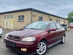 Rot Gebraucht 2002 Opel Astra Limousine | 2.200 € (Fairer Preis)