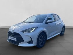 Weiß (schneeweiß) Neu 2025 Toyota Yaris Hybrid Comfort Limousine | 23.255 € (Guter Preis)