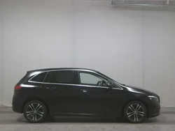 Nachtschwarz Gebraucht 2023 Mercedes B180 Progressive Van / Kleinbus | 21.480 € (Superpreis)