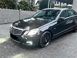 Schwarz Gebraucht 2009 Mercedes E220 Limousine | 9.000 € (Fairer Preis)