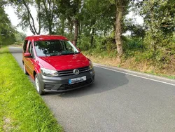 Rot Gebraucht 2017 VW Caddy Trendline Van / Kleinbus | 16.690 € (Teuer)