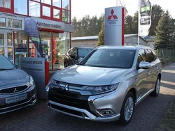 Sterlingsilber Gebraucht 2019 Mitsubishi Outlander P-HEV Intro Edition SUV | 22.990 € (Fairer Preis)