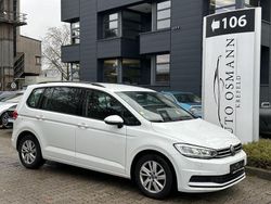 Weiß Gebraucht 2022 VW Touran Comfortline Van / Kleinbus | 16.950 € (Guter Preis)