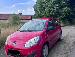 Rot Gebraucht 2010 Renault Twingo Kleinwagen | 2.200 €