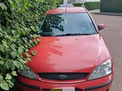 Rot Gebraucht 2001 Ford Focus Limousine | 2.600 € (Fairer Preis)
