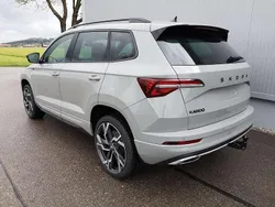 Stahlgrau Neu 2025 Skoda Karoq SportLine SUV | 37.900 € (Fairer Preis)