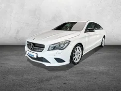 Weiß Gebraucht 2015 Mercedes CLA200 Shooting Brake Urban Kombi | 15.750 € (Guter Preis)