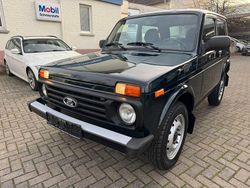 Grün Gebraucht 2018 Lada niva SUV | 11.990 € (Fairer Preis)