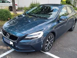 Blau Gebraucht 2019 Volvo V40 Momentum Kombi | 19.500 € (Etwas zu teuer)