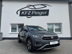 Grau Gebraucht 2024 VW T-Roc Move SUV | 26.200 € (Fairer Preis)
