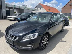 Schwarz Gebraucht 2014 Volvo V60 Summum Kombi | 10.950 € (Fairer Preis)