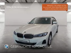 Weiß Gebraucht 2022 BMW 320 Comfort Edition Limousine | 34.906 € (Superpreis)