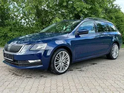 Blau Gebraucht 2017 Skoda Octavia Ambition Kombi | 10.300 € (Guter Preis)