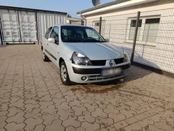 Silber Gebraucht 2002 Renault Clio II Kleinwagen | 1.750 € (Fairer Preis)