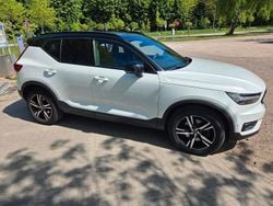 Weiß Gebraucht 2018 Volvo XC40 R-Design SUV | 27.800 € (Teuer)
