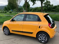 Orange Gebraucht 2021 Renault Twingo Kleinwagen | 10.500 € (Guter Preis)