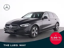 Schwarz metalliclack obsidians Gebraucht 2024 Mercedes C300e Avantgarde Kombi | 39.435 € (Superpreis)