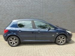 Blau Gebraucht 2007 Peugeot 307 Limousine | 2.300 € (Fairer Preis)