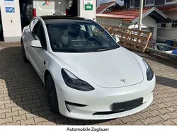 Weiß Gebraucht 2021 Tesla Model 3 Standard Range Plus Limousine | 25.990 € (Guter Preis)