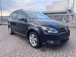 Schwarz Gebraucht 2013 VW Touran Match Van / Kleinbus | 5.400 € (Fairer Preis)