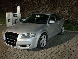 Silber Gebraucht 2004 Audi A3 Ambiente Limousine | 2.850 €