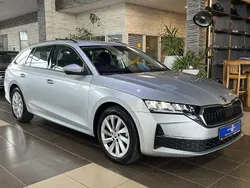 Silber brilliantsilber metallic Gebraucht 2024 Skoda Octavia Selection Kombi | 24.900 € (Superpreis)