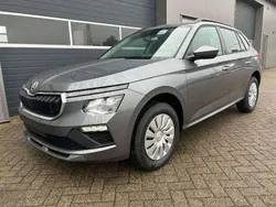 Graphitegrau metallic Neu 2025 Skoda Kamiq Selection SUV | 25.090 € (Guter Preis)