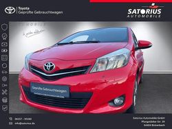 Vulcanorot Gebraucht 2014 Toyota Yaris Edition Limousine | 8.990 € (Etwas zu teuer)