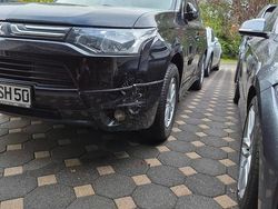 Schwarz Gebraucht 2013 Mitsubishi Outlander SUV | 4.900 €