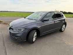 Grau Gebraucht 2023 VW Polo Style Limousine | 18.700 € (Guter Preis)