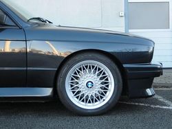 Schwarz Gebraucht 1991 BMW M3 Cabriolet Performance Cabrio | 102.500 €