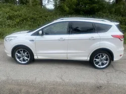 Weiß Gebraucht 2016 Ford Kuga Individual SUV | 15.000 € (Fairer Preis)