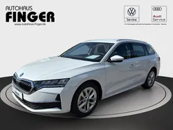 Weiß Gebraucht 2025 Skoda Octavia Selection Kombi | 31.990 € (Fairer Preis)