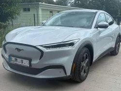 Weiß Gebraucht 2021 Ford Mustang Mach-E SUV | 27.900 € (Guter Preis)