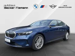 Phytonicblau Gebraucht 2024 BMW 520 Comfort Edition Limousine | 47.607 € (Superpreis)