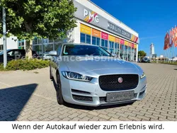 Silber Gebraucht 2016 Jaguar XE Prestige Limousine | 5.599 €