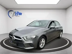 Grau Gebraucht 2019 Mercedes A180 Limousine | 18.970 € (Fairer Preis)