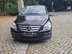 Schwarz Gebraucht 2010 Mercedes B200 Sport Edition Van / Kleinbus | 5.900 € (Teuer)