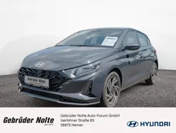 Grau / Gebraucht 2024 Hyundai i20 Trend Kleinwagen | 20.490 € (Etwas zu teuer)