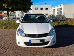 Weiß Gebraucht 2011 Renault Clio II Kleinwagen | 4.500 €