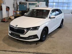 Weiß Gebraucht 2021 Skoda Octavia Style Limousine | 16.390 € (Etwas zu teuer)